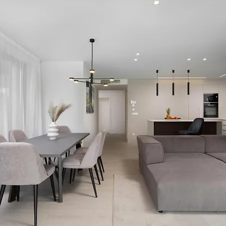 アパート Lovely Apartment In Malinska